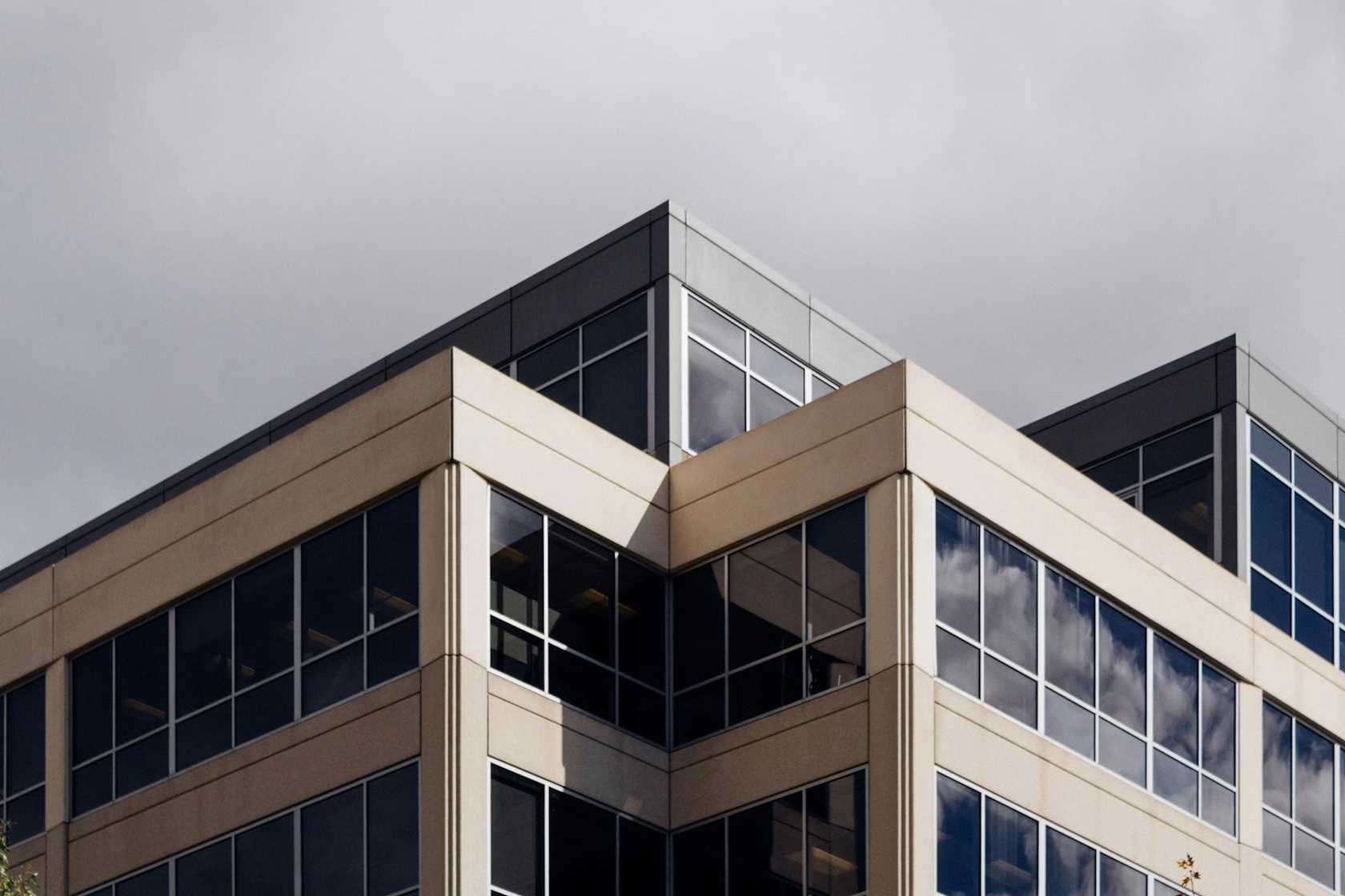 Edificio de oficinas y locales de una empresa, activo apto para Sale & Lease-Back en Vigo